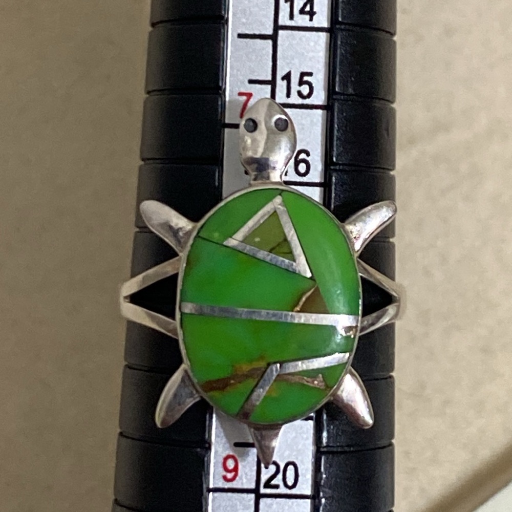*SOLD*Vintage Navajo Sterling Silver Turtle Inlay Ring - Picture 9 of 12